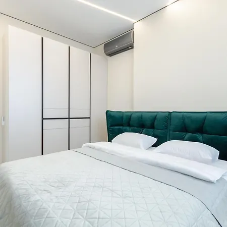 Petrovdom 34-433 In Rc Manhattan City,beresteiskyi 11 Apartment